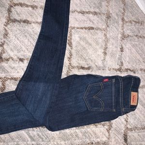 Levi’s 535 Skinny Jeans